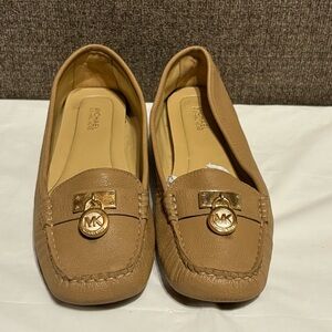 Michael Kors Hamilton Leather Loafers Sz 6.5 Brown British Tan Logo Driving Shoe